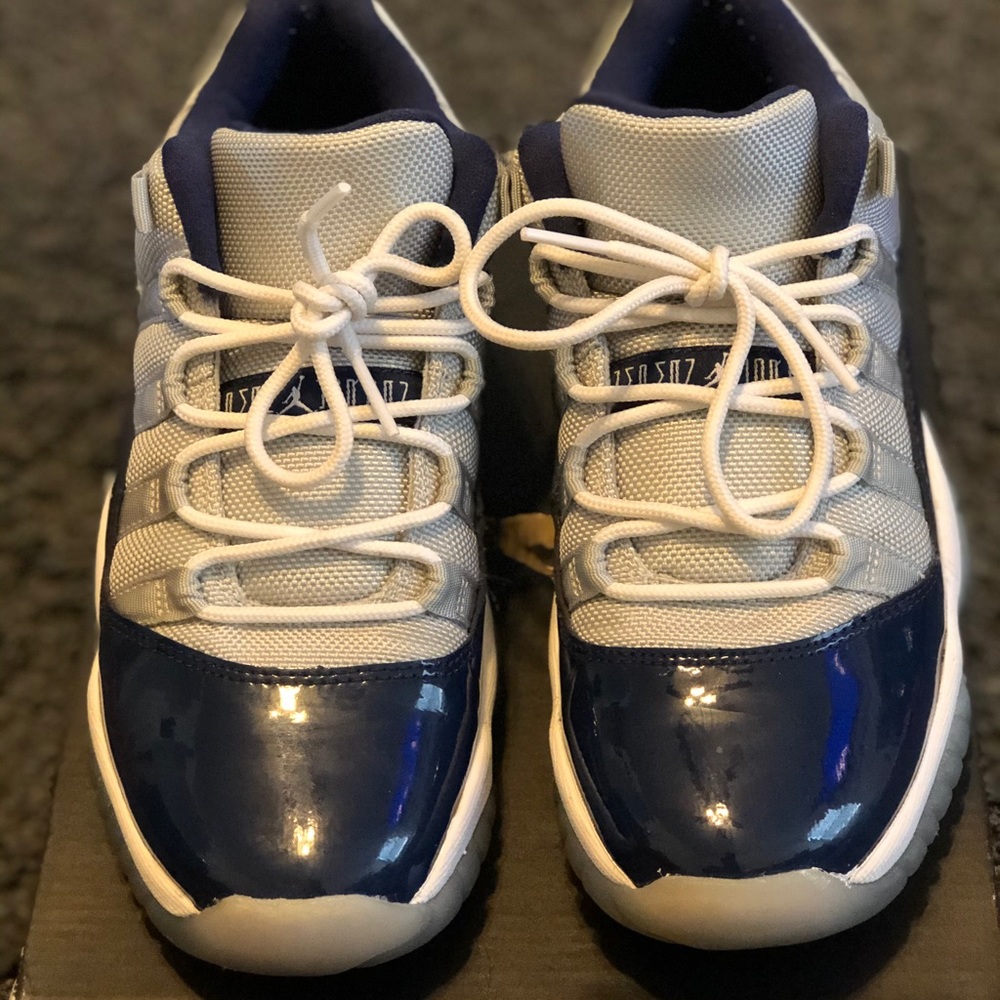 Jordan 11 Retro Low Georgetown
